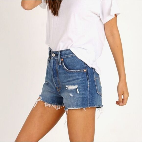 Levi’s 501 High Rise Distressed‎ Denim Shorts in Drive Me Crazy Size 29 - Picture 3 of 10
